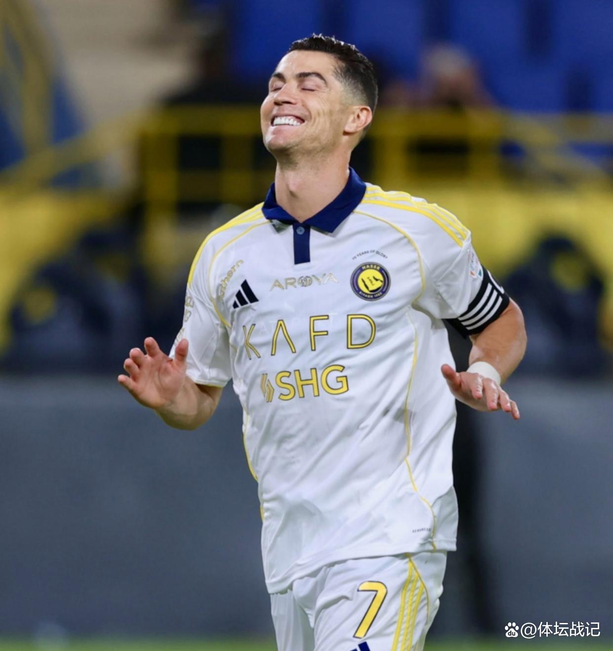 九游游戏大全下载C罗重返赛场，最后时刻胜出首场状态出色，澳大利亚队观众沸腾！