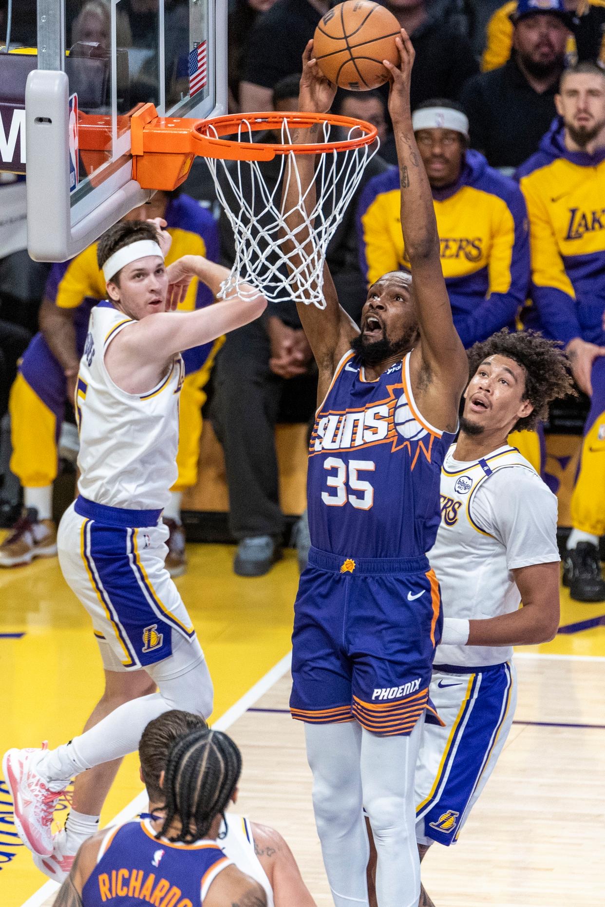 九游官方正版入口 东契奇关键节点战术调整,老鹰带队取胜!